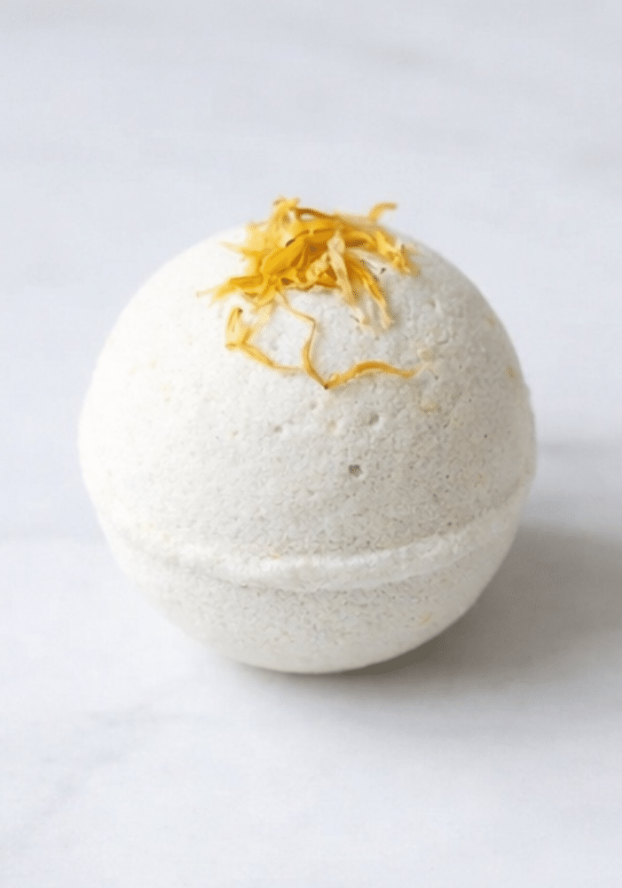 Moonlight Calendula – פצצת אמבטיה טיפולית להרגעת העור